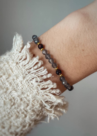 Bransoletka na gumce z Labradorytów i Granatów