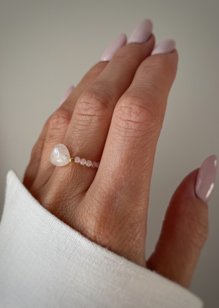 Pierścionek elastyczny kwarc różowy kamień miłości