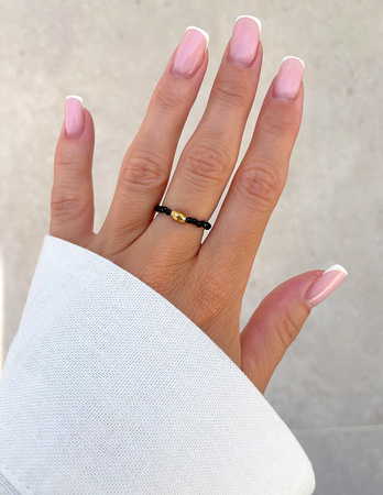 Elastic ring with natural lapis lazuli stones and pearl