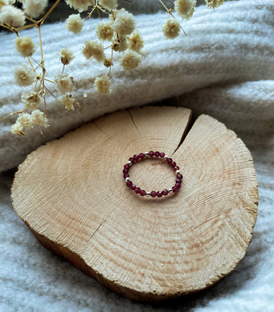 Pierścionek elastyczny kamienie naturalne granat