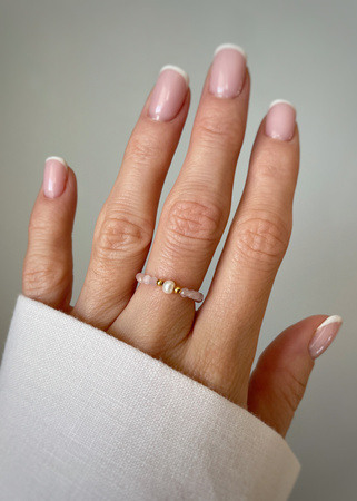 Pierścionek elastyczny Kunzyt z perłą