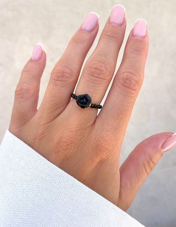Elastic ring with natural lapis lazuli stones and pearl