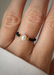 Elastic ring with natural lapis lazuli stones and pearl