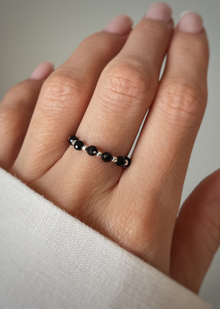 Pierścionek elastyczny czarny turmalin