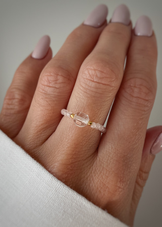 Pierścionek elastyczny kwarc różowy kamień miłości