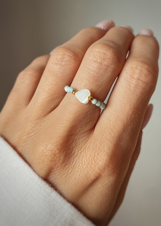 Elastic ring with natural lapis lazuli stones and pearl