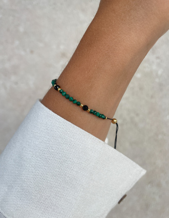 Bransoletka na nici z czarnym turmalinem i malachitem - ochrona, odwaga, determinacja
