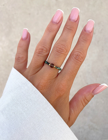 Elastic ring with natural lapis lazuli stones and pearl