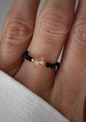 Elastic ring with natural lapis lazuli stones and pearl