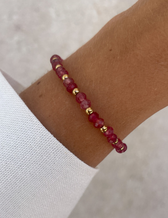 Bransoletka na gumce jadeit truskawkowy - szczęście, pomyślność, spełnienie marzeń