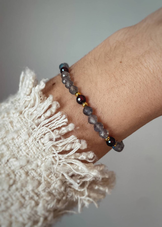 Bransoletka na gumce z Labradorytów i Granatów