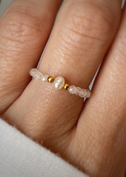 Elastic ring with natural lapis lazuli stones and pearl