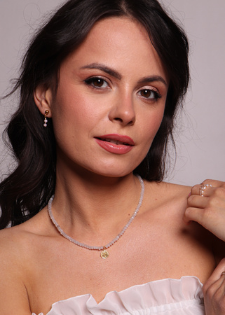 Naszyjnik jadeit mleczno - szary z zawieszką