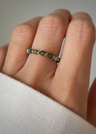 Pierścionek elastyczny szmaragd