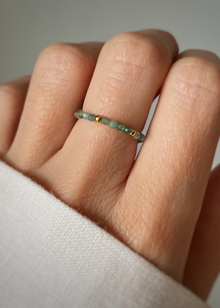Pierścionek elastyczny szmaragd
