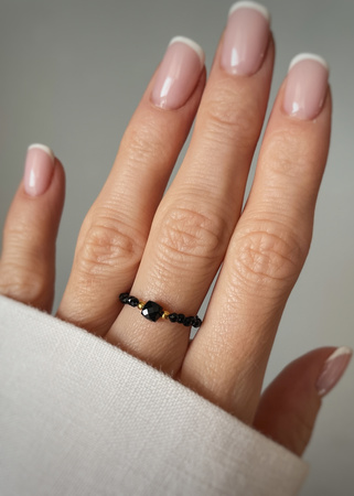 Pierścionek elastyczny czarny turmalin