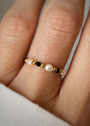 Elastic ring with natural lapis lazuli stones and pearl