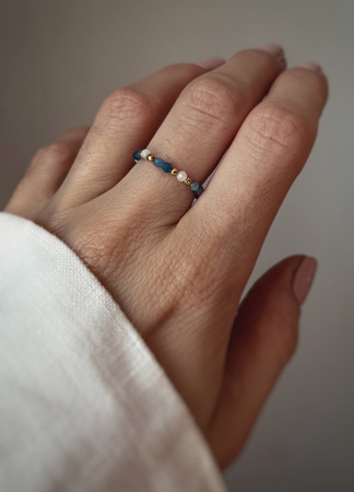 Pierścionek elastyczny kamienie naturalne sodalit i kamień księżycowy