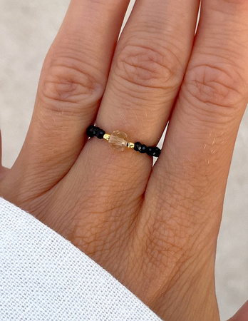 Elastic ring with natural lapis lazuli stones and pearl