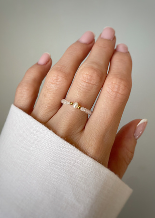 Pierścionek elastyczny Kryształ Górski z perłą