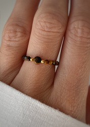 Elastic ring with natural lapis lazuli stones and pearl